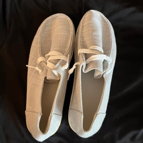 shoes - Picture 1 of 4